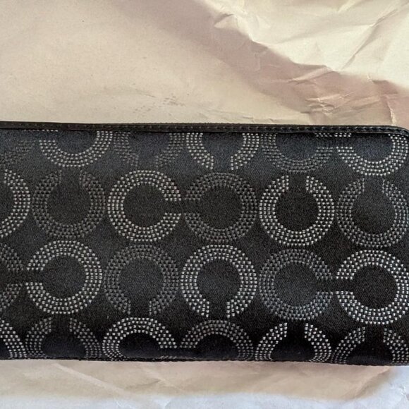 COACH Wallet Black Op Art Ashley Pleated Zip Around Clutch Wallet - Picture 3 of 12